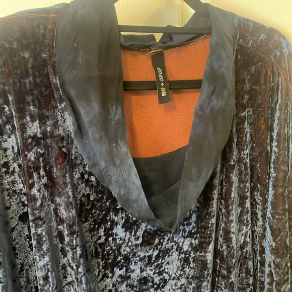 Eoeo + Juan Velvet A Line Blouse Size 3 (Good up to 4x/5x) - Picture 2 of 5